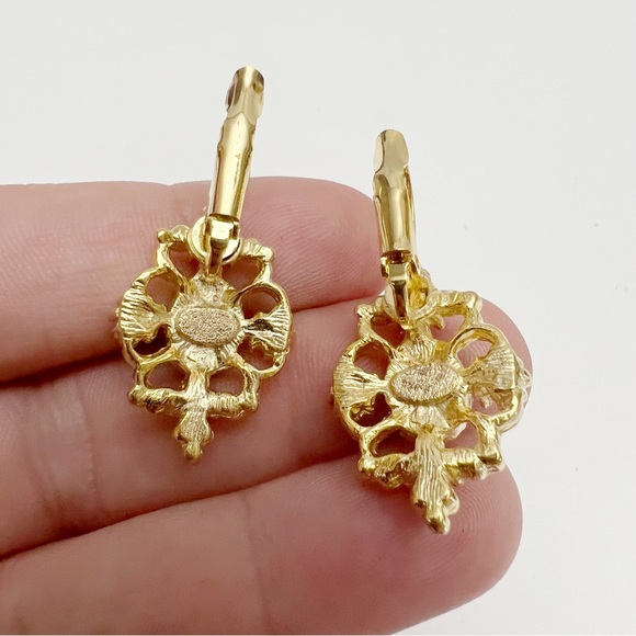 Vintage Ornate Purple Glass Cabochon Rhinestone Goldtone Leverback Drop Earrings - Picture 3 of 3